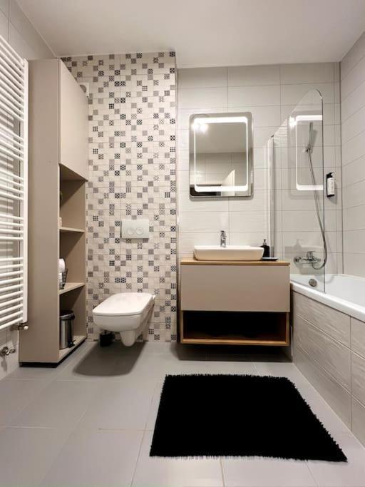 Skylark - Singapore Penthouse With Jacuzzi & Panoramic View Braşov Eksteriør billede