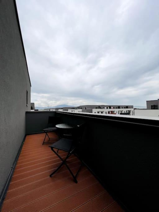 Skylark - Singapore Penthouse With Jacuzzi & Panoramic View Braşov Eksteriør billede